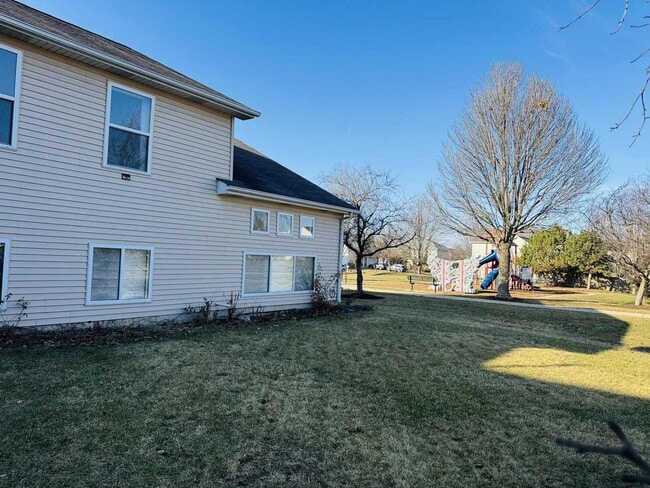 Photo - 425 Claire Ave