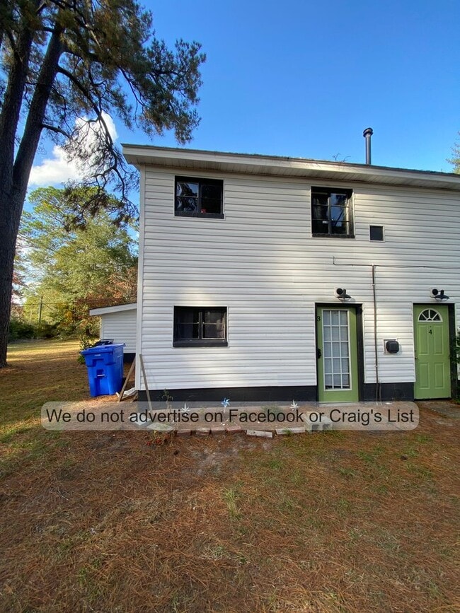 Building Photo - 201 Country Club Dr Unit 201 Country Club Drive #3