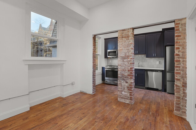 Photo - 57 Trumbull St
