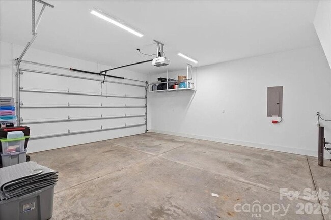 Building Photo - 120 Mattoon St