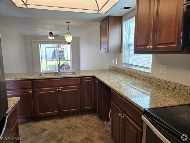 Building Photo - 4717 SE 4th Pl Unit 2 Rental