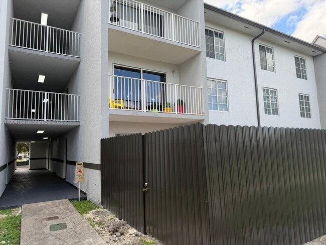 Photo - 4800 NW 79th Ave Unit 102