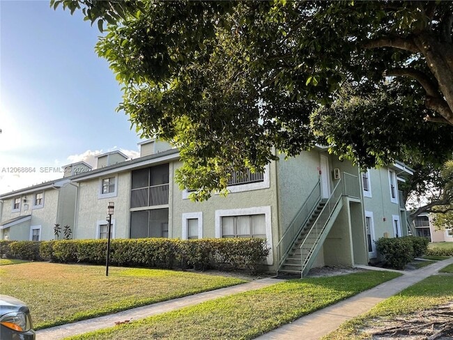 Building Photo - 8739 NW 39th St Unit 8739