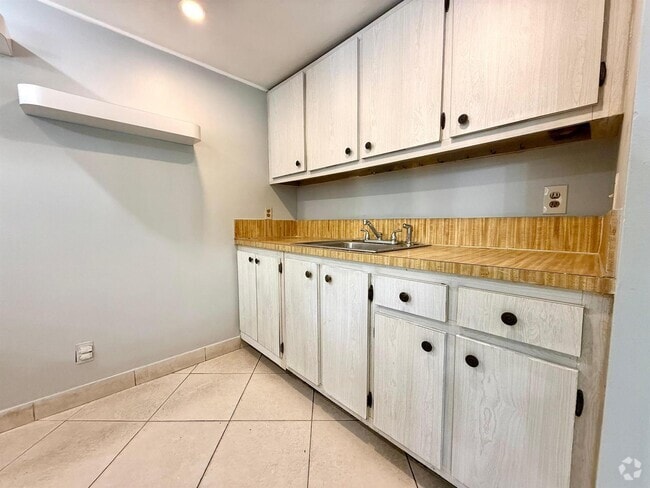 Building Photo - 1821 Fairview Villas Dr Unit 2 Rental