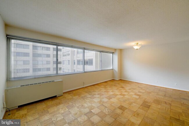 Photo - 4515 Willard Ave Unidad 1114S