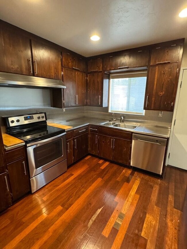 Photo - Charming 3 bedroom 2.bath with yard