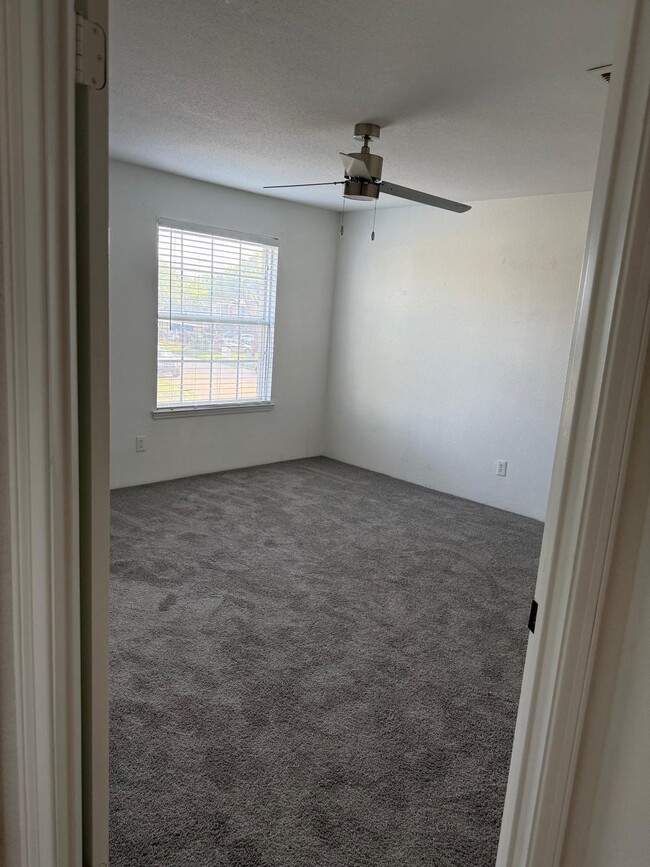 Photo - 8243 Creekbend Dr