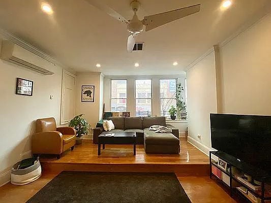 Building Photo - "Charming 2-Bedroom Gem in the Heart of Brooklyn - Your Perfect Urban Retreat!"