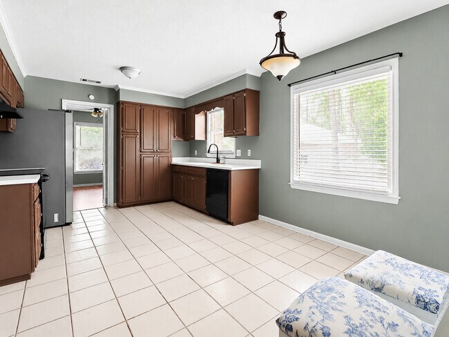 Photo - 127 Pine Bluff Dr