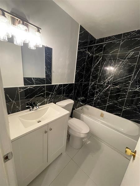 Photo - 395 SW 15th St Unit 19