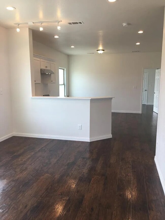 Photo - 13718 Biggs St