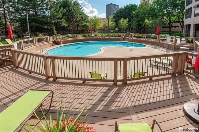 Photo - 5000 Town Center Dr