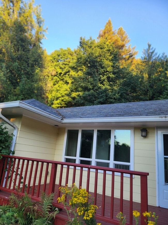 Building Photo - Country Location Rental