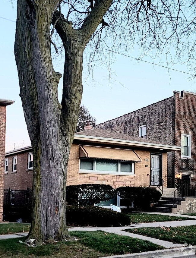 Building Photo - Newly Remodeled 3br 1.1 bath Rental