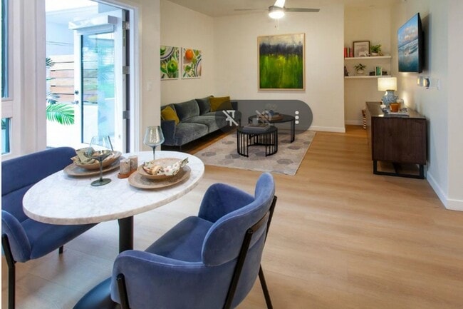 Photo - Sync on Canoga