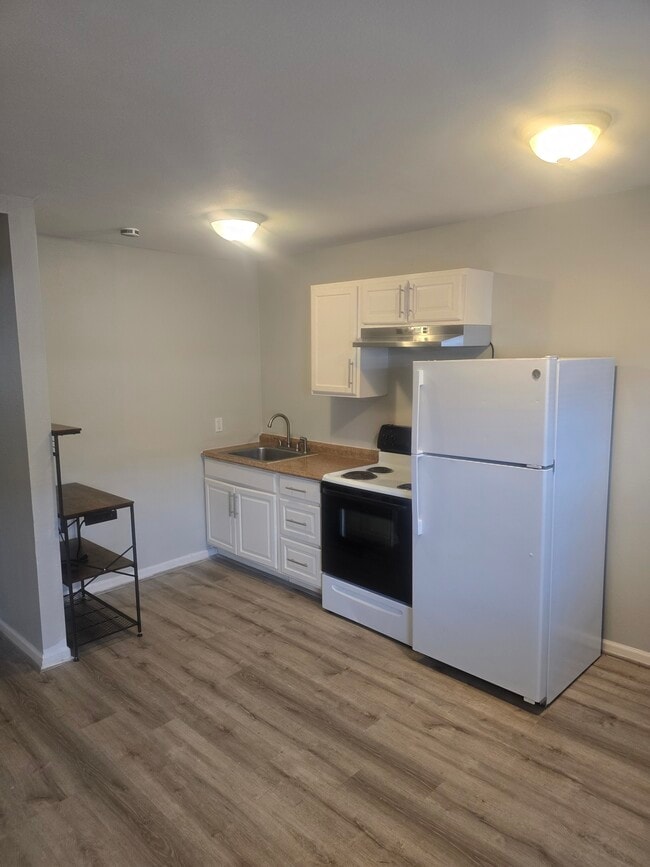 Kitchen - 6910 Weston St Unit #3