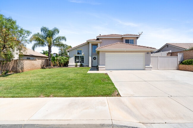 Building Photo - 422 Tartan Way