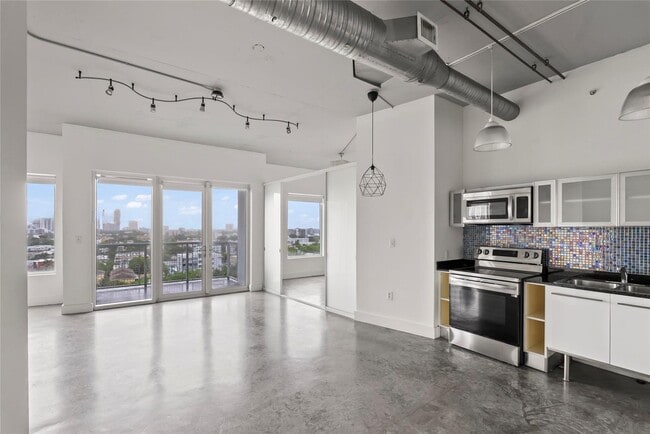Photo - 10 SW South River Dr Unit 1006