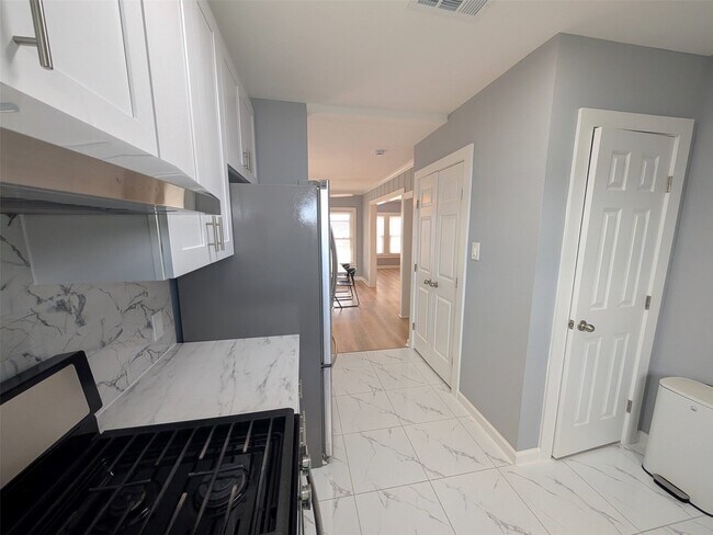 Photo - 1112 Ave M 1/2