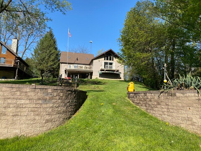 Photo - 7326 OH-19 House