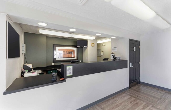Furnished Studio-Denver - Cherry Creek