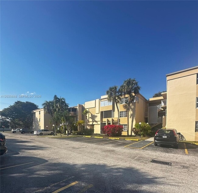 Building Photo - 9175 SW 77th Ave Unit 306