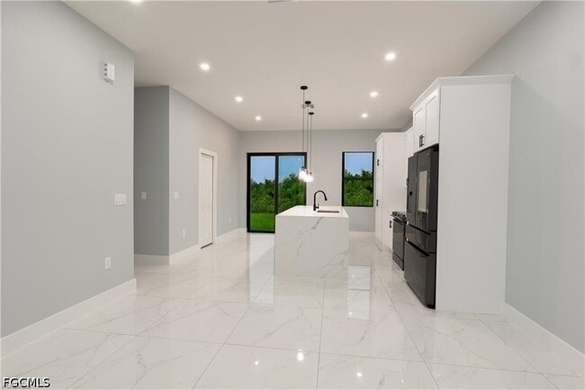 Building Photo - 4703 Elva Ave S