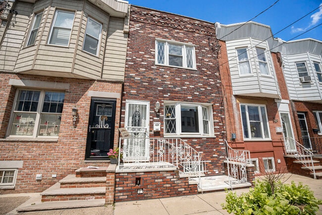 Building Photo - 143 W Ritner St Rental