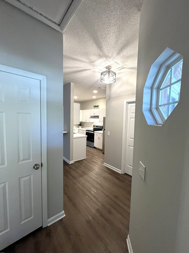 Photo - 1600 Sturdivant Dr