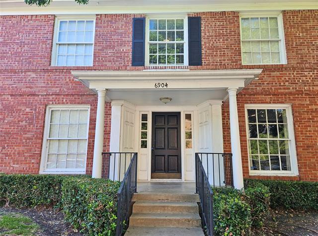 Building Photo - 6904 Westchester Dr Unit 3
