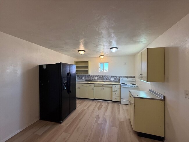 Photo - 3600 Thompson Ave