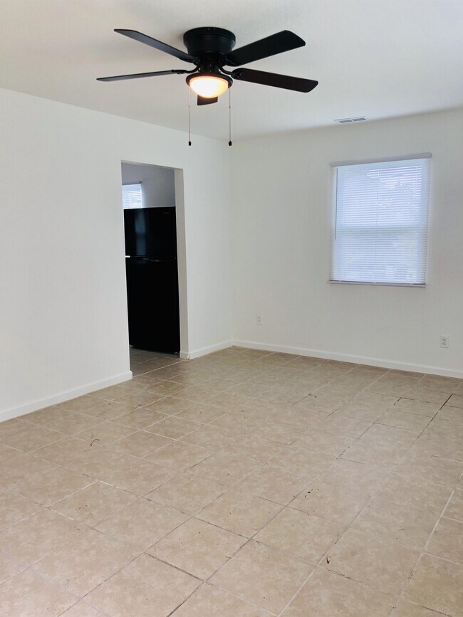 Photo - 3400 Victoria Dr