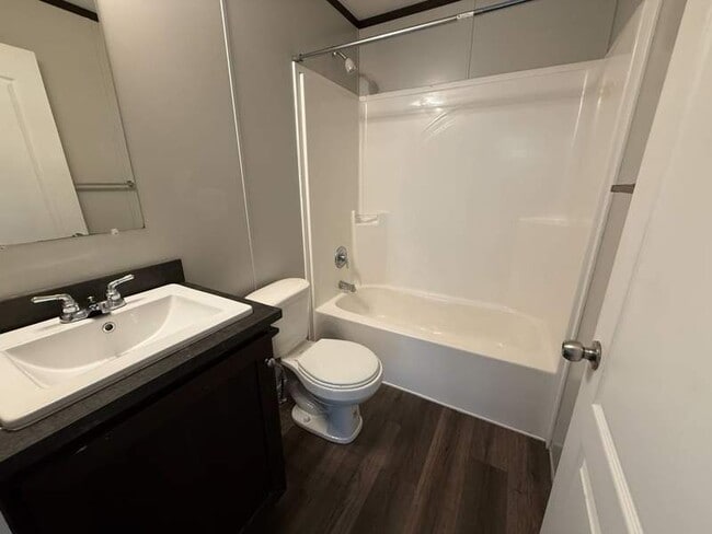 Photo - 2737 W Washington Center Rd