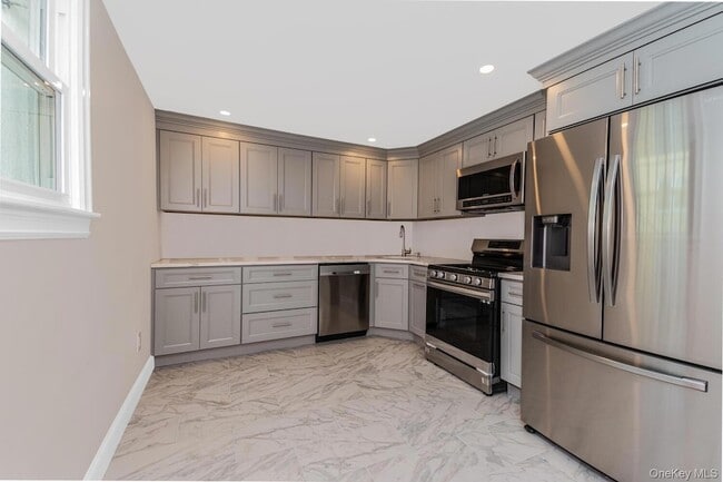 Photo - 2 Bryn Mawr Pl Unidad Gr Level