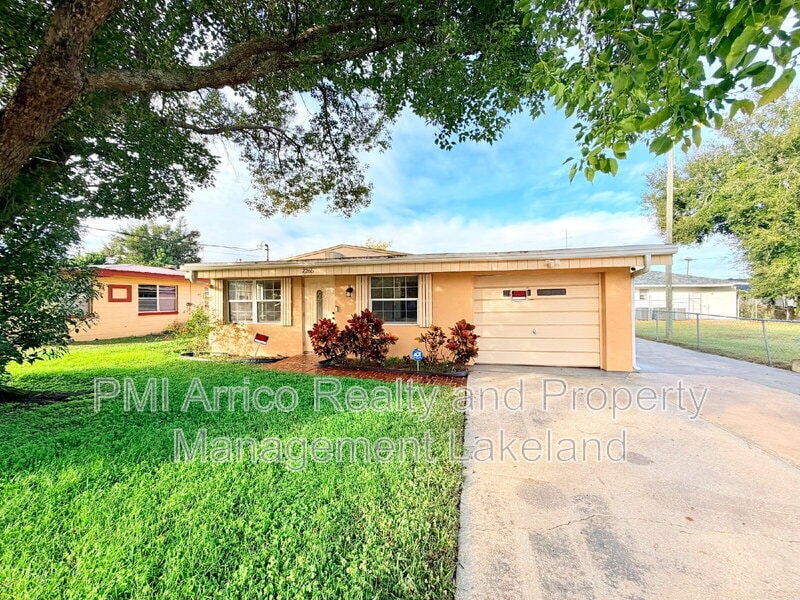 Photo - 2265 3rd St NE