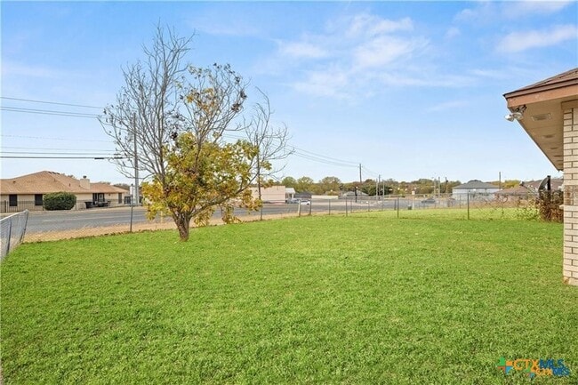 Photo - 3210 Raven Dr