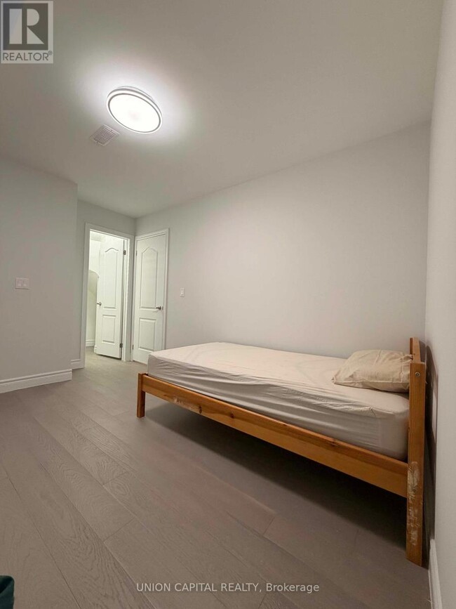 Photo - 1 Waterleaf Rd