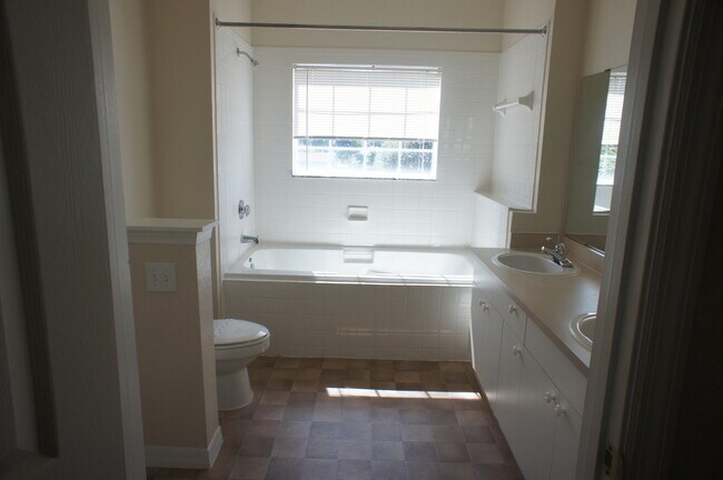 Photo - 3615CR#622(100) Unit 622