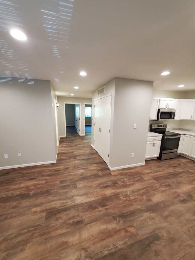 Photo - 2322 College St Unit 7