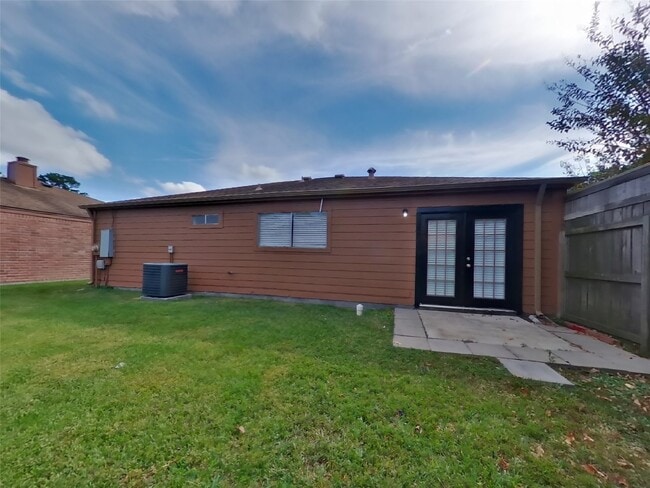 Photo - 6922 Clee Ln