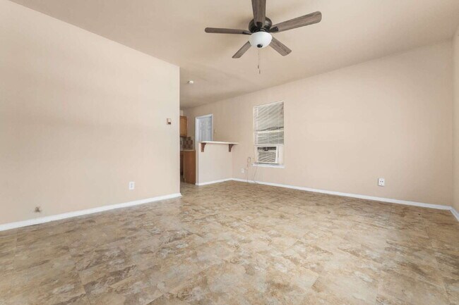 Photo - 218 E Villaret Blvd