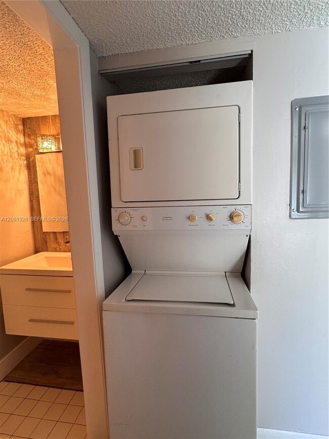 Photo - 910 Constitution Dr Unidad 910C