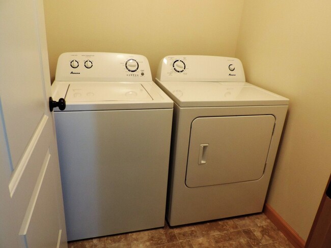 Photo - Beautiful 3bedroom 2 bath townhouse FOR SA...