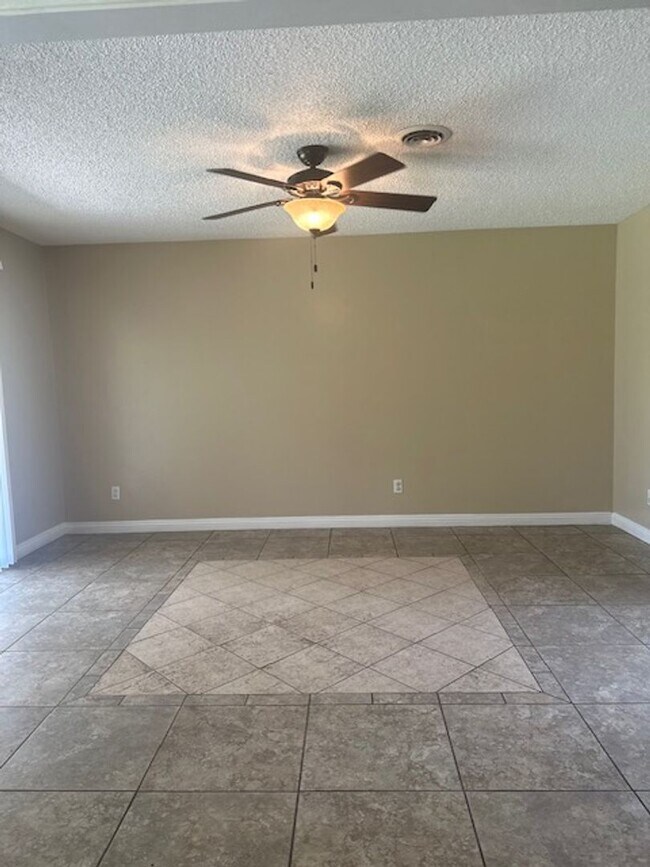 Photo - 6713 Kimberly Ave