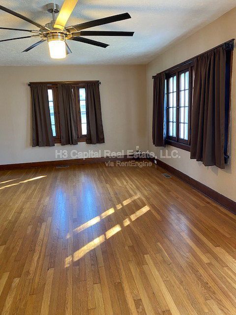 Photo - 1215 W Main St