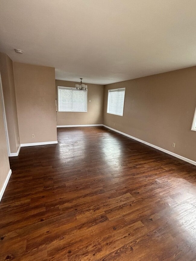 Photo - 2 Bedroom Townhouse Less than 2 Miles from OSU Unit Hayes1955