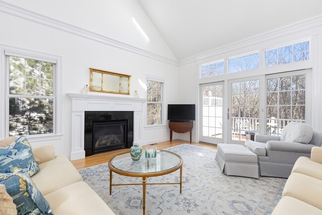 Photo - 239 Washington St