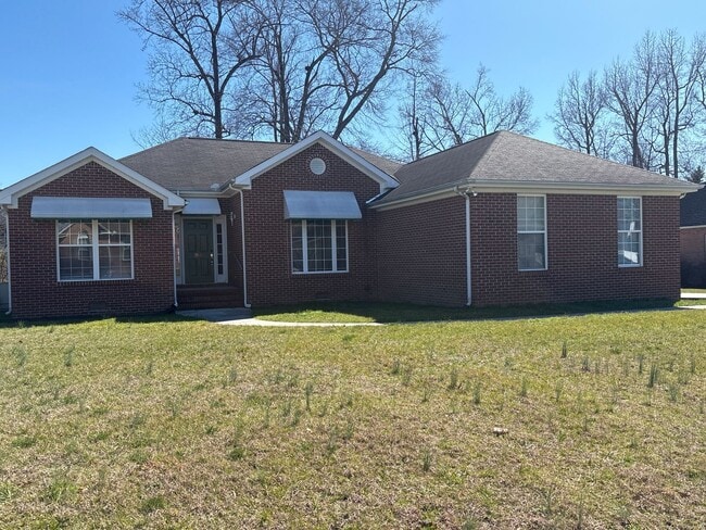 Photo - Spacious 3 Bedroom Home In Manchester...