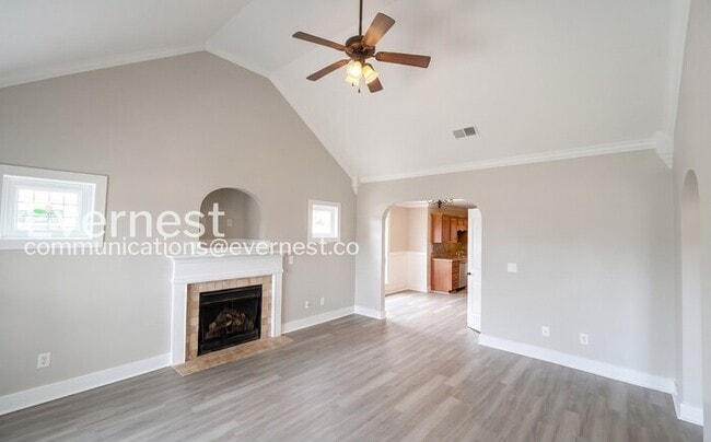 Photo - 3-Bed/2-Bath Home with Fenced Yard and Deck/ Pet-Friendly/ Section 8 Accepted/Available Now!