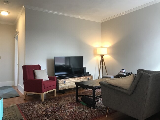 Photo - 34 S Russell St Apartments